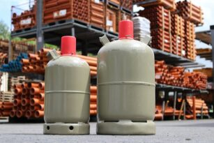 gas-bottle-gas-bottle-refilling-lpg-307x205 Improving Gas Cylinder Inventory Control: Digital Solutions and RFID Technology
