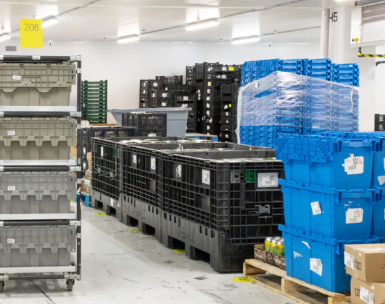 rooftop-farms-distribution-center-scaled-e1732185238204-558x440 How the World’s Largest Rooftop Farm Uses Xerafy RFID to Drive Sustainability in Returnable Packaging