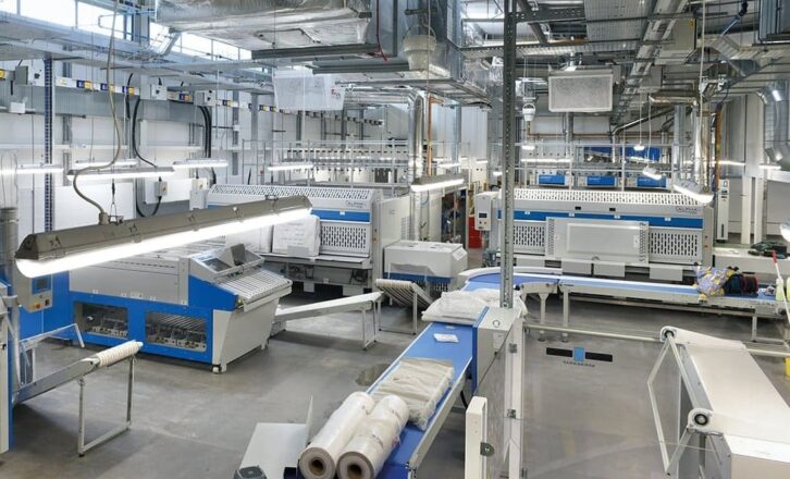 hospital-laundry3-726x440 Xerafy RFID洗衣芯片获200次洗涤循环EECC认证，树立行业新标杆